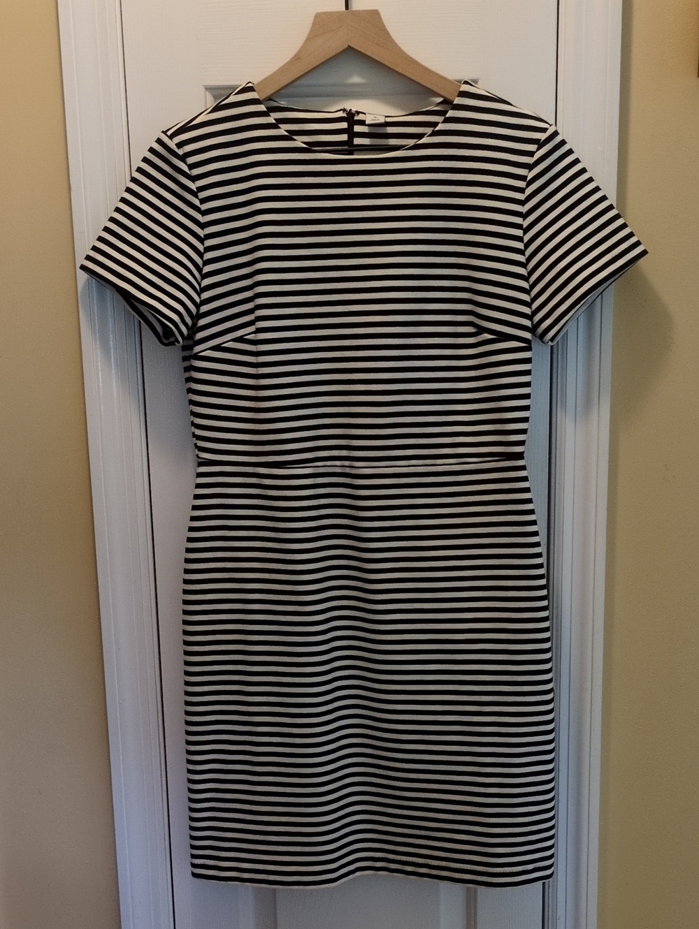 Old Navy Black and White Striped Short Sleeve Mini Dress